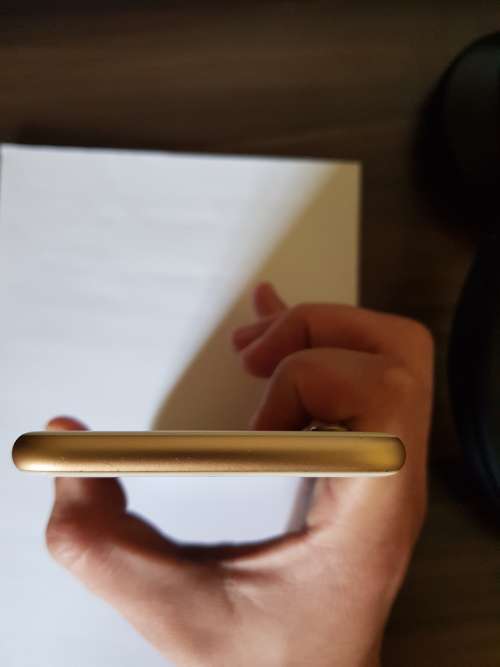 Apple iPhone 6s Gold 64gb *FREE AIRTIME* *Excellent condition*